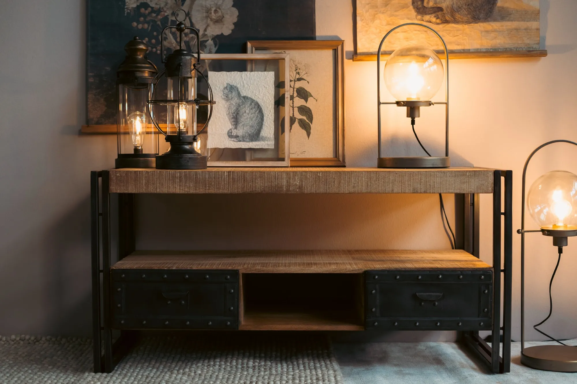 TV-Board 'Trackman', Metall und Mangoholz, B 120 cm, H 60 cm, T 45 cm