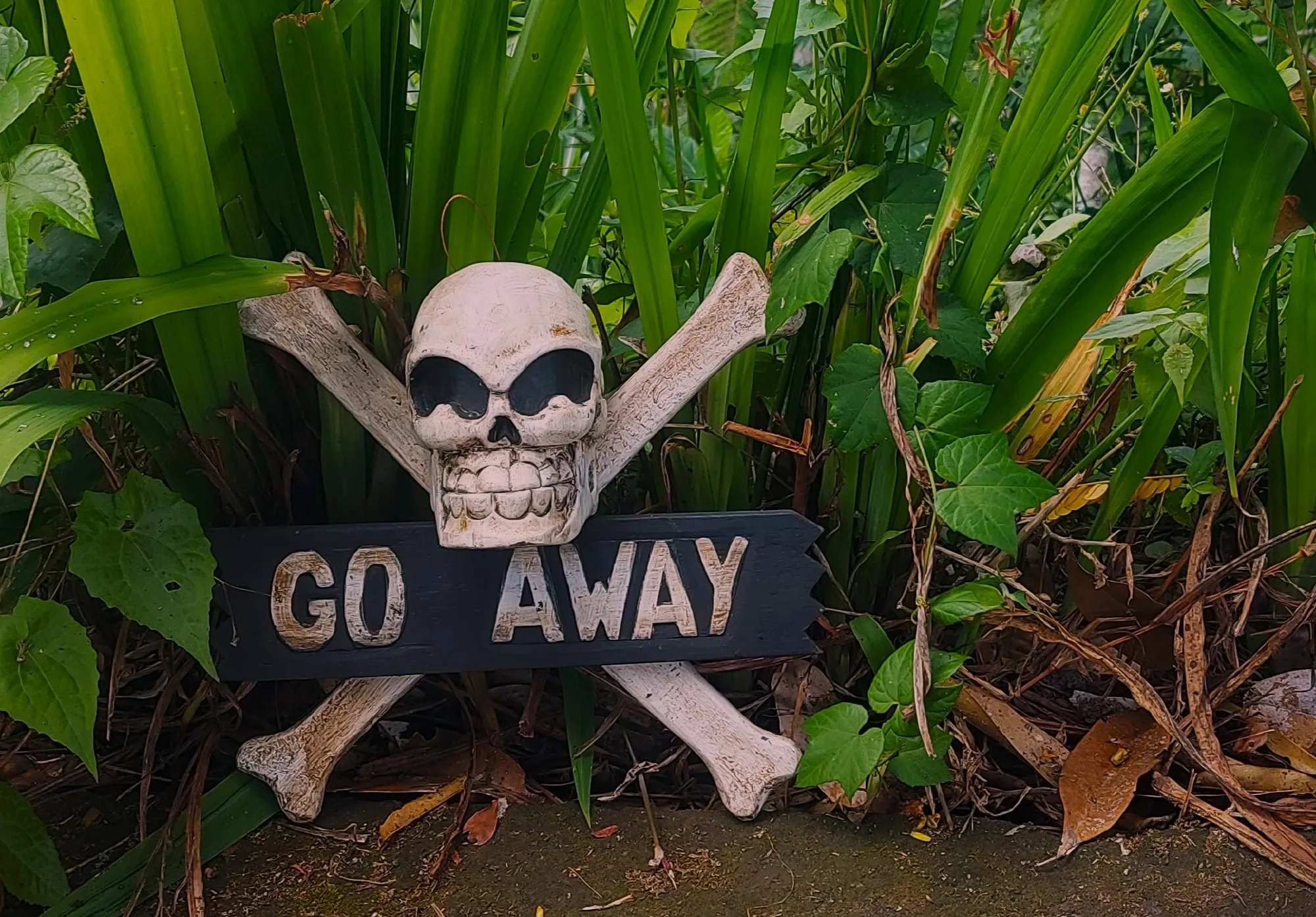 Schild 'Go Away', Holz, B 20 cm, H 30 cm, T 9 cm