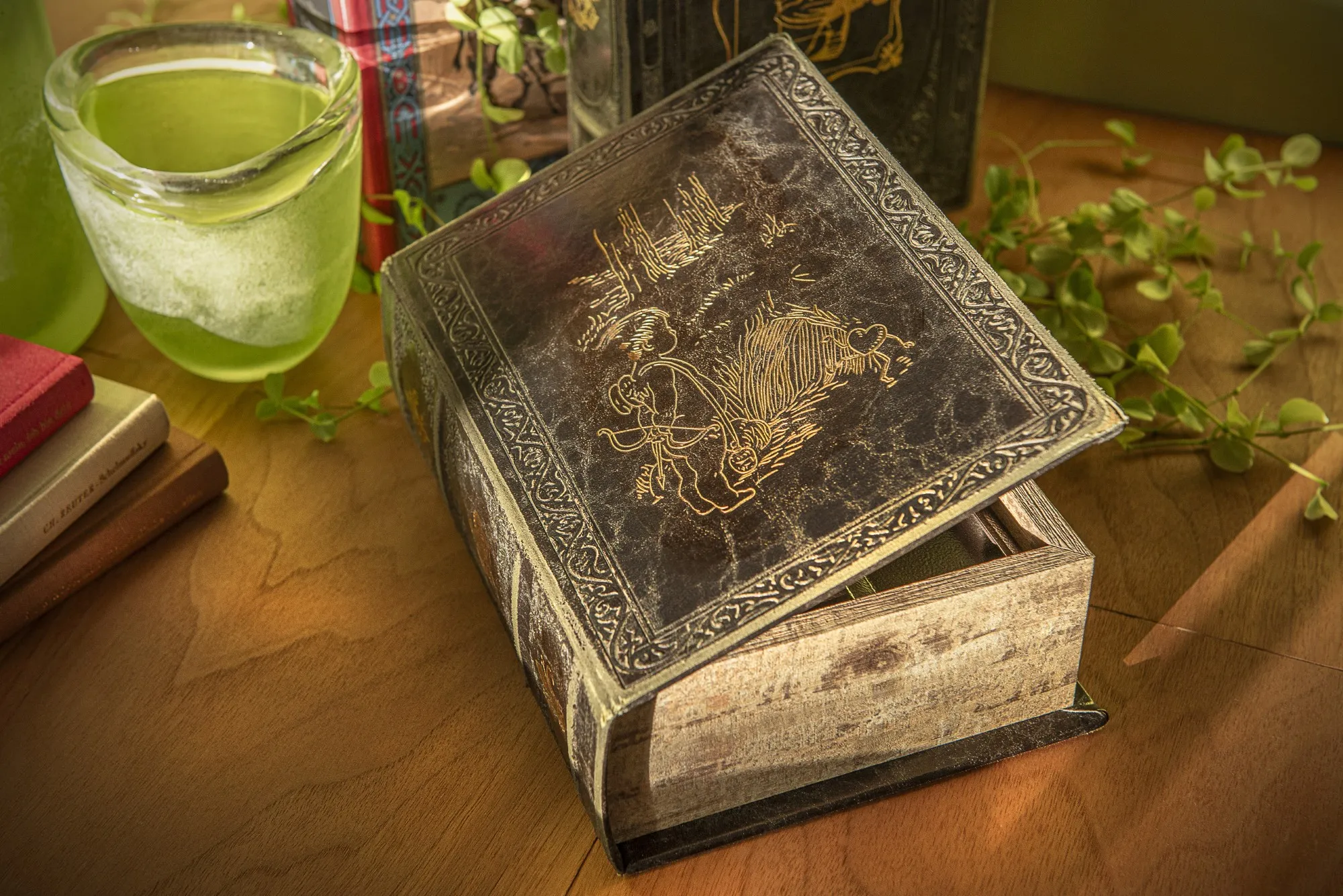 Buchhülle 'Amor' mit Schließfach, B 16 cm, H 22 cm, T 7 cm