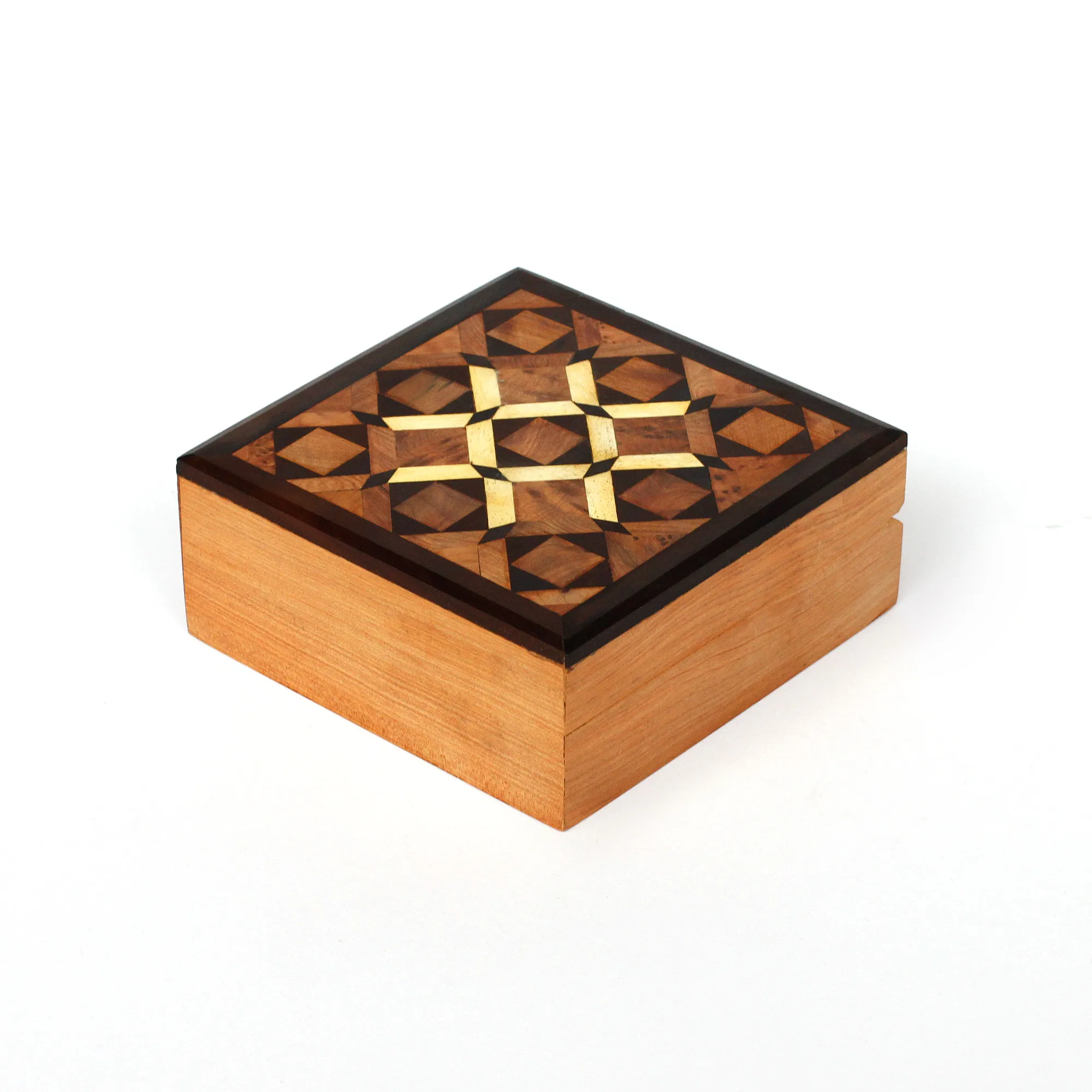 Thuja Box mit Intarsien, T 13 cm, B 13 cm, H 6 cm