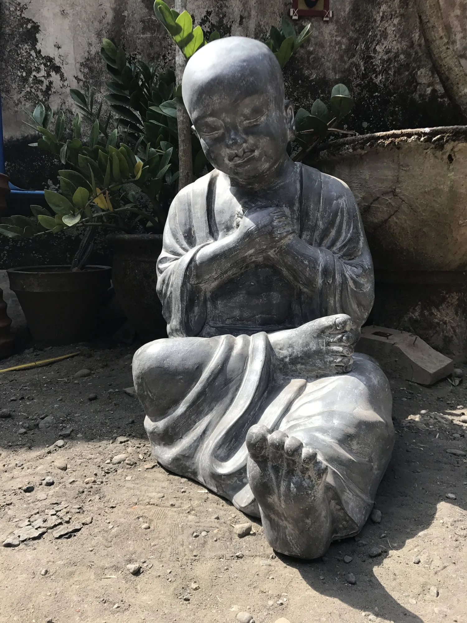 Shaolin-Mönch in Yogahaltung, L 60 cm, B 45 cm, H 73 cm