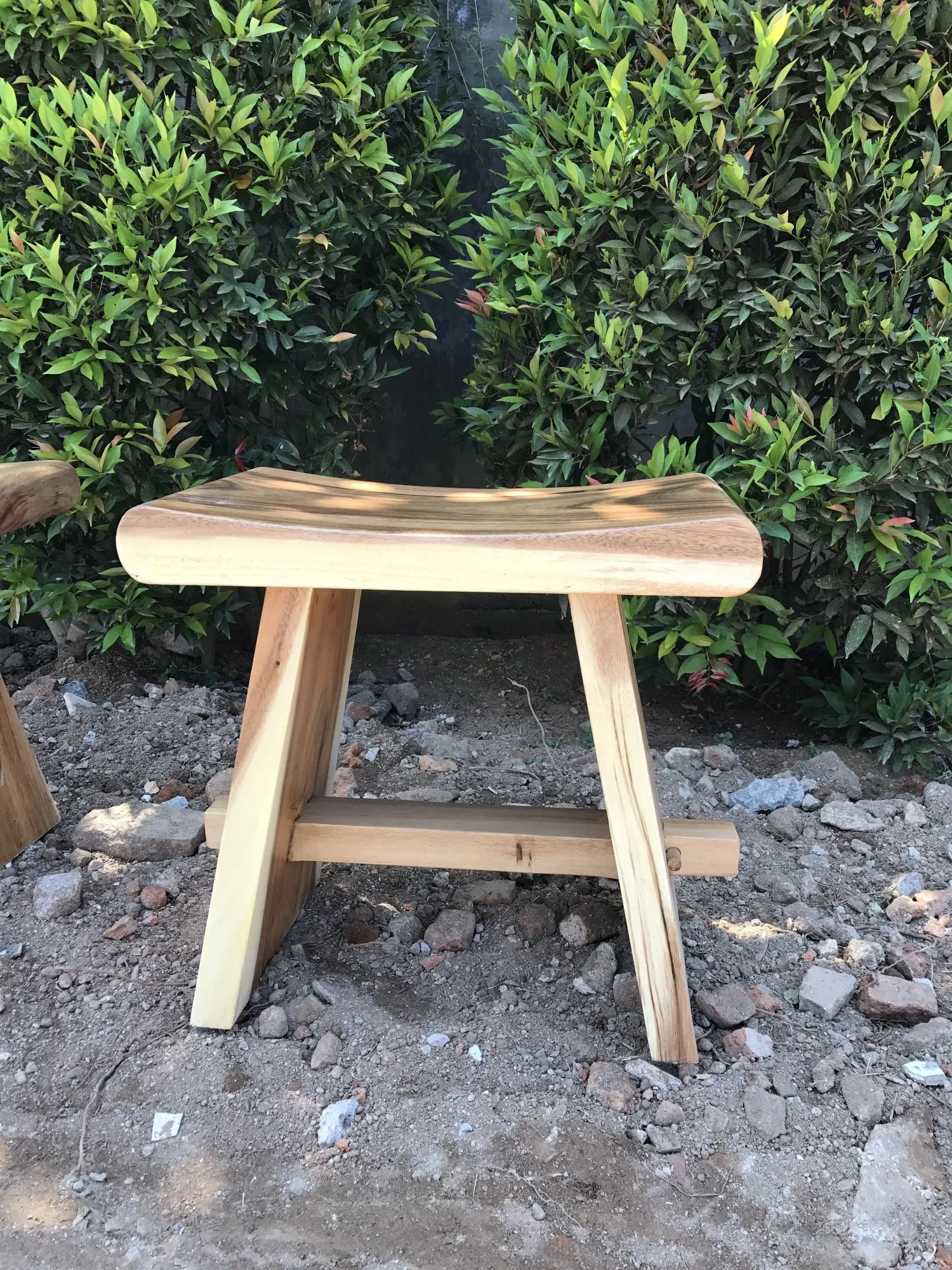 Hocker 'Bentuck' aus Suarholz, B 50 cm, L 30 cm, H 45 cm