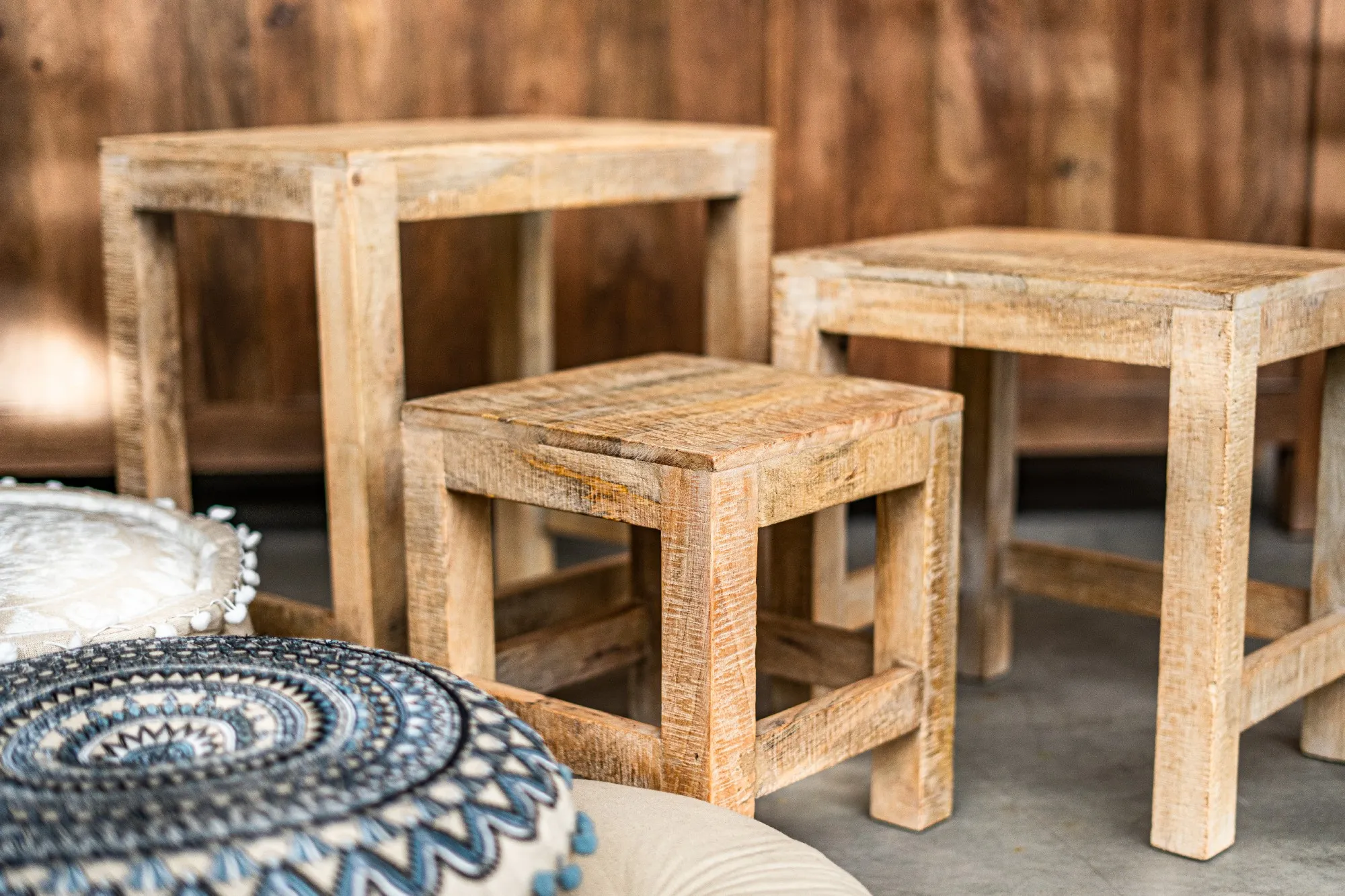 3er-Set Beistelltisch 'Wackwolf', aus Mangoholz