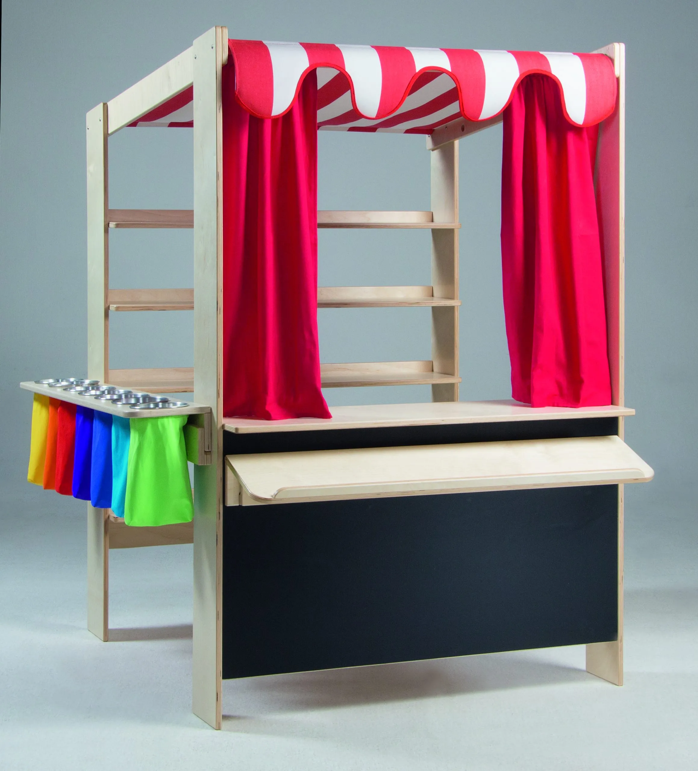 Dusyma Kaufmannsladen und Theaterbühne