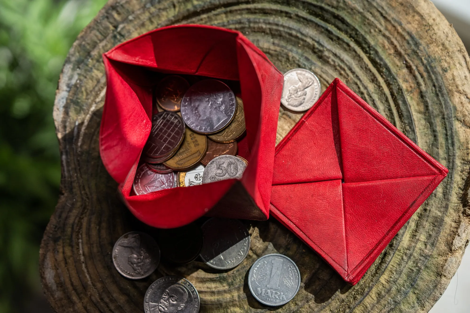 Falt-Münzbörse aus Leder, rot, B 7 cm, T 7 cm, H 7 cm