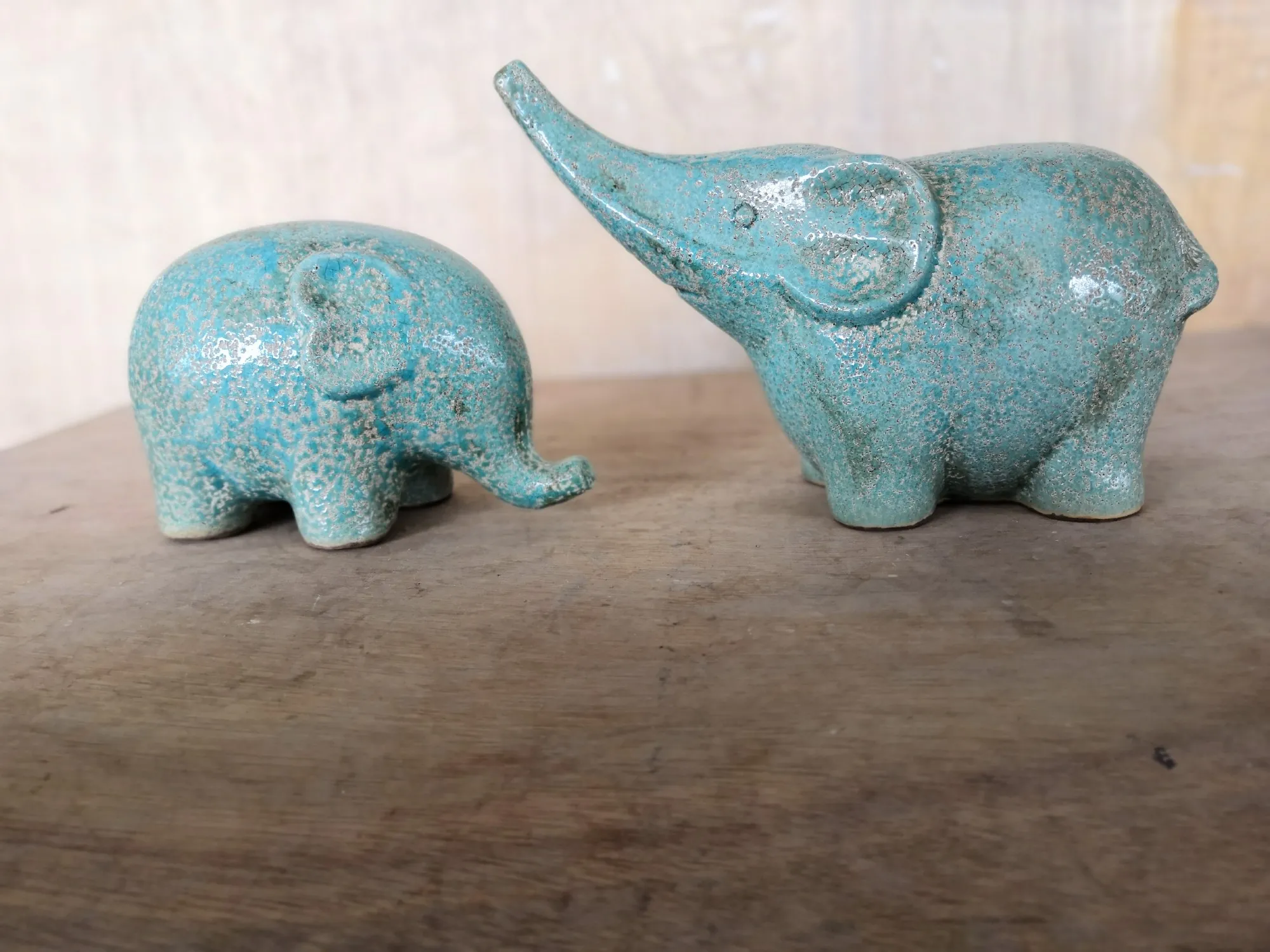 Keramikelefant, blau, T 26 cm, B 11,5 cm, H 17,5 cm