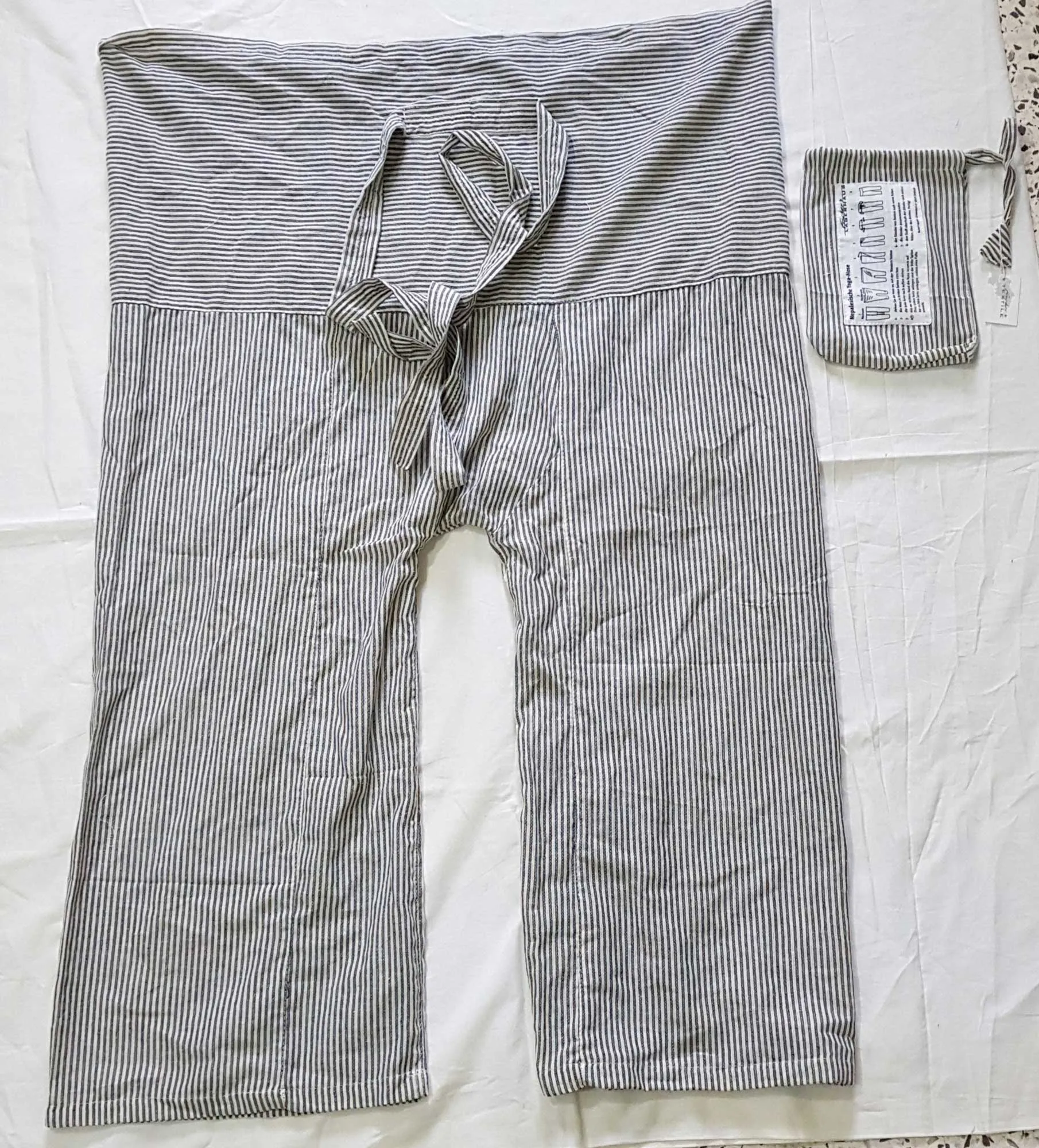 Yogahose schwarz-weiß, Einheitsgröße