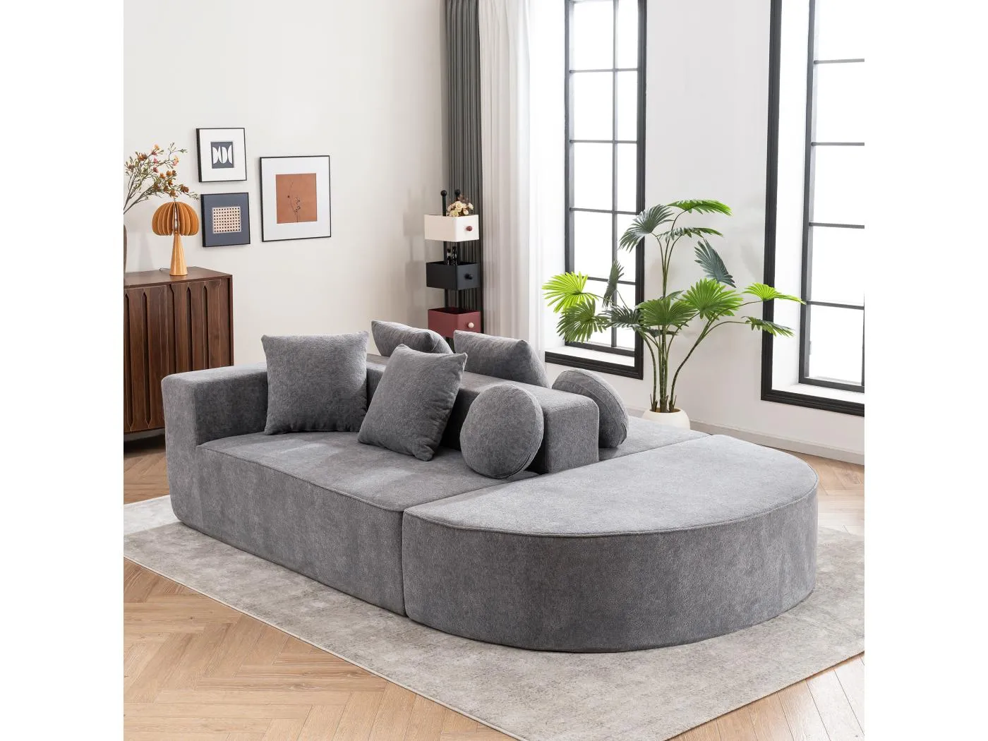 Graues 5-Sitzer-Sofa – Rahmenloses Sofa mit 4 quadratischen Kissen und 2 runden Kissen – chenille