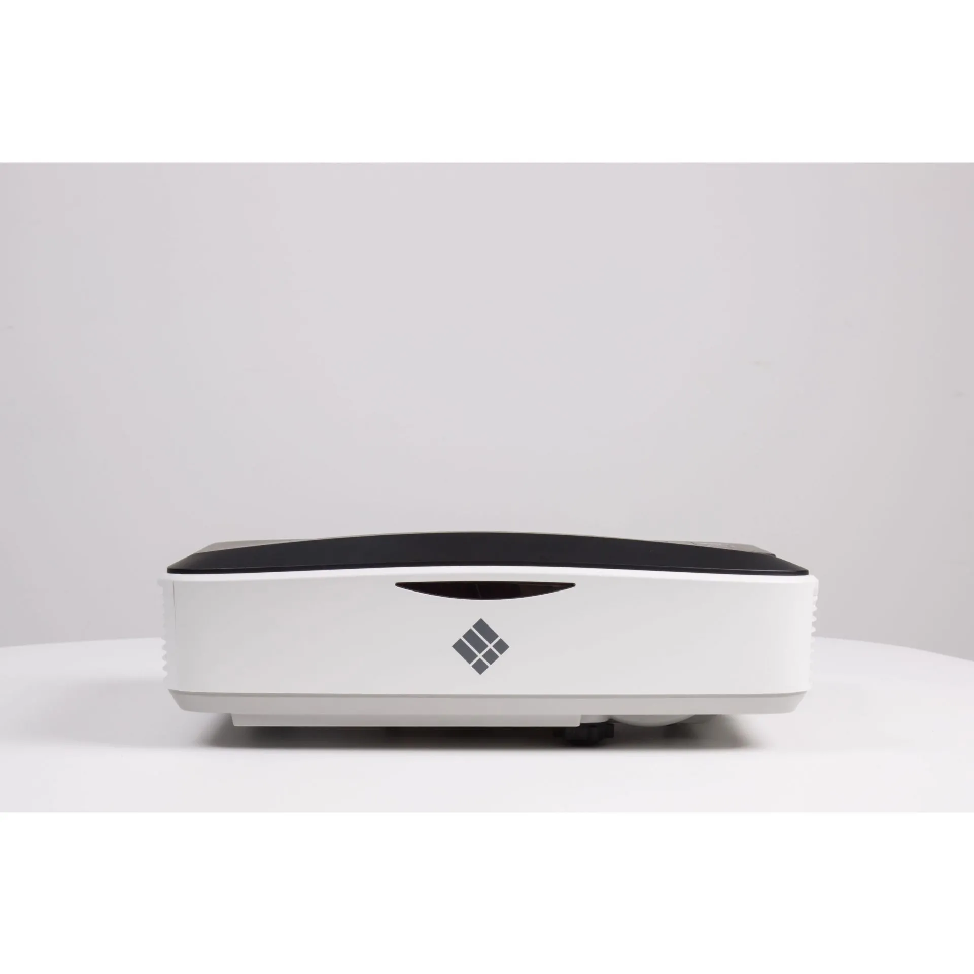 i3 Technologies L3502Wi Beamer mit 3500 Lumen, 20.000 Stunden Laufzeit und Ultrakurzdistanz inkl. Wandhalterung