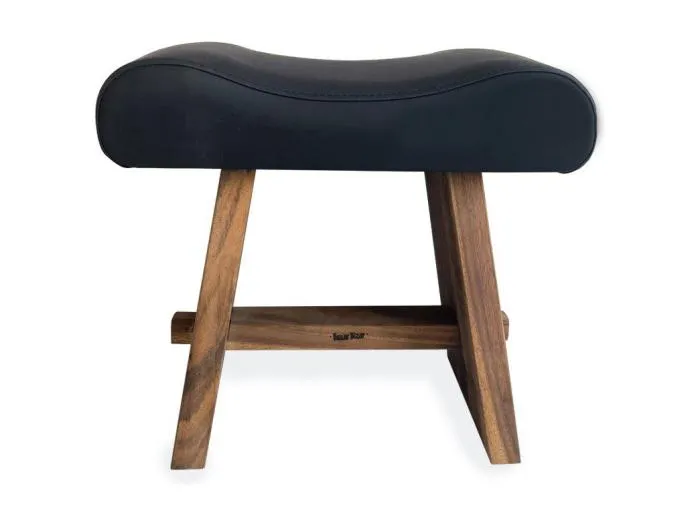 Der Suar Hocker mit Leder - Natur Schwarz